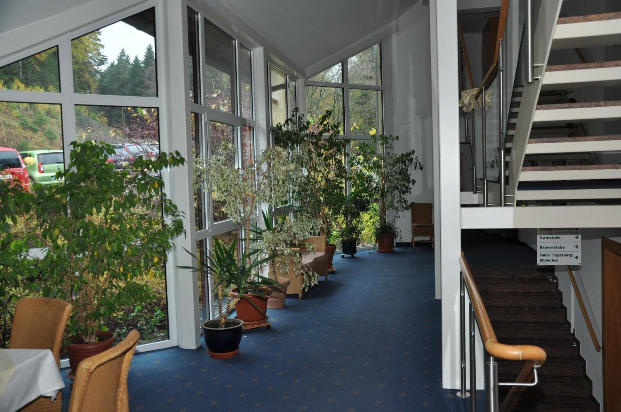 Hotel Am Wald -Garni- Elgersburg ภายนอก รูปภาพ
