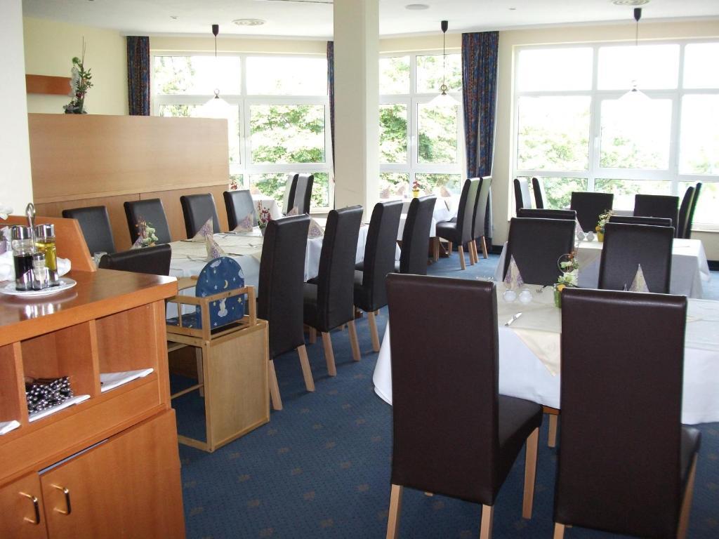 Hotel Am Wald -Garni- Elgersburg ภายนอก รูปภาพ