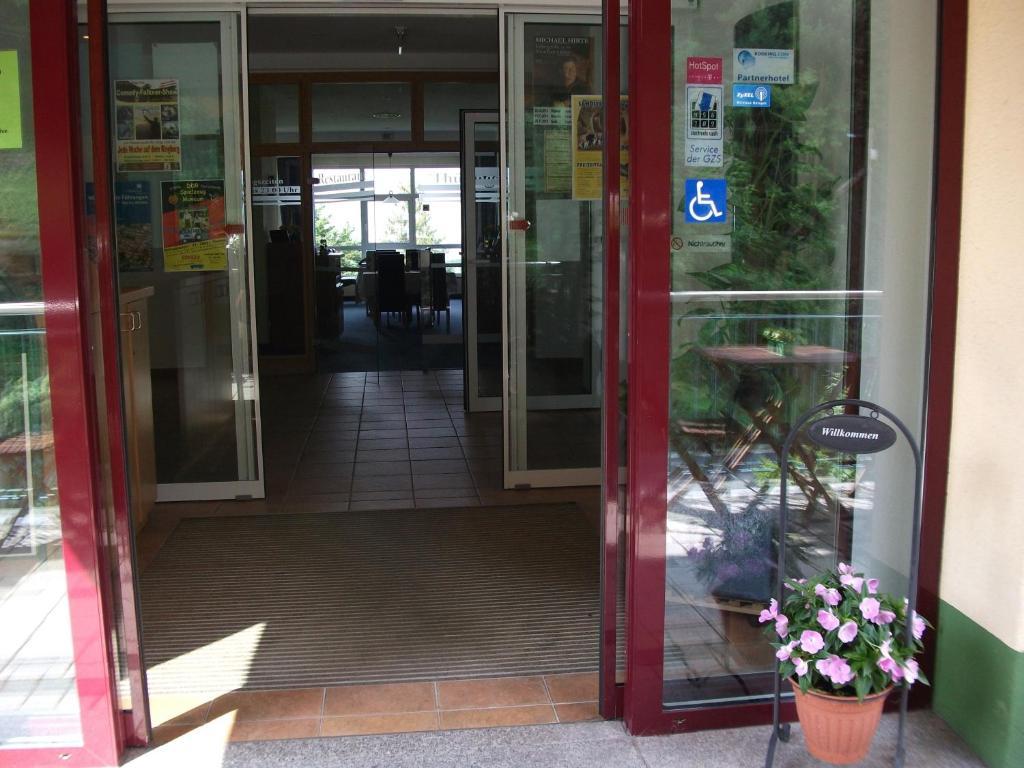 Hotel Am Wald -Garni- Elgersburg ภายนอก รูปภาพ
