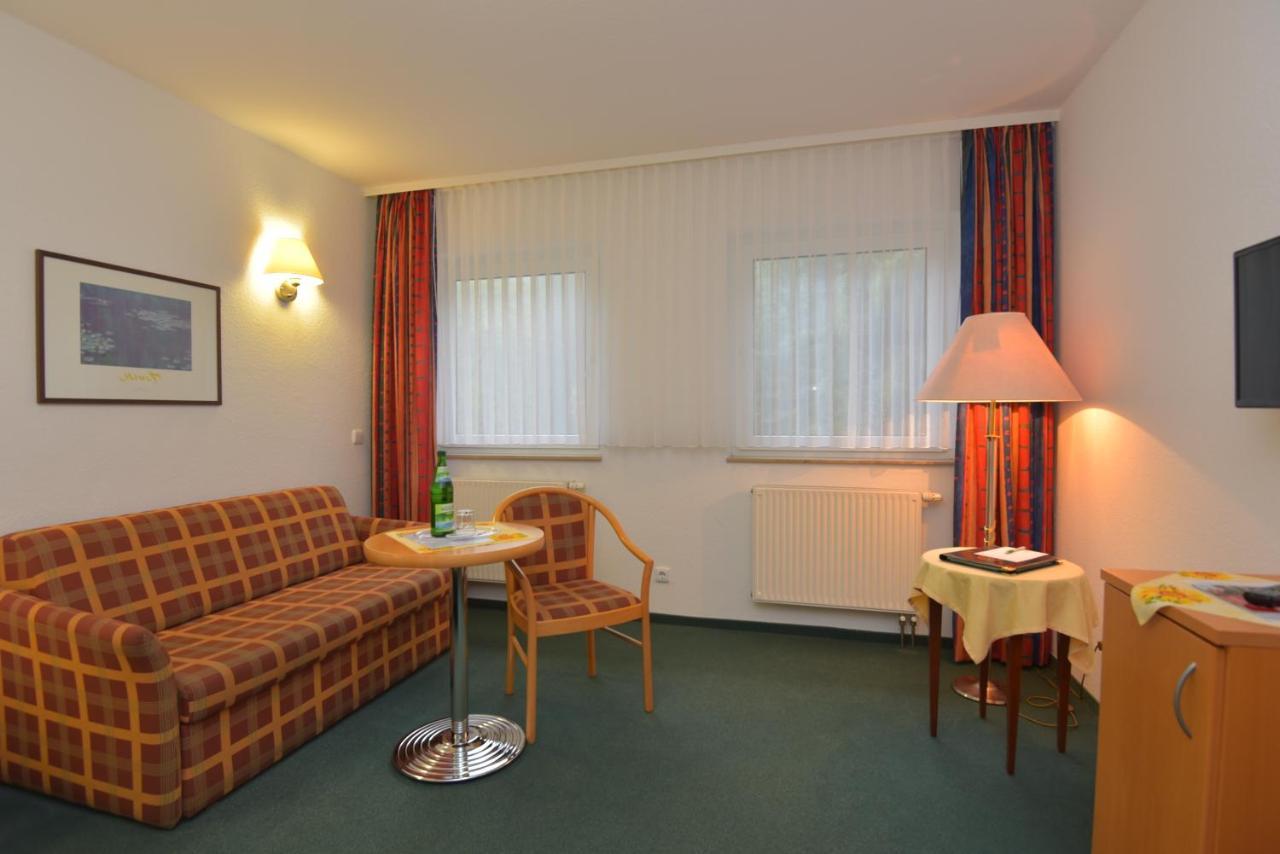 Hotel Am Wald -Garni- Elgersburg ภายนอก รูปภาพ