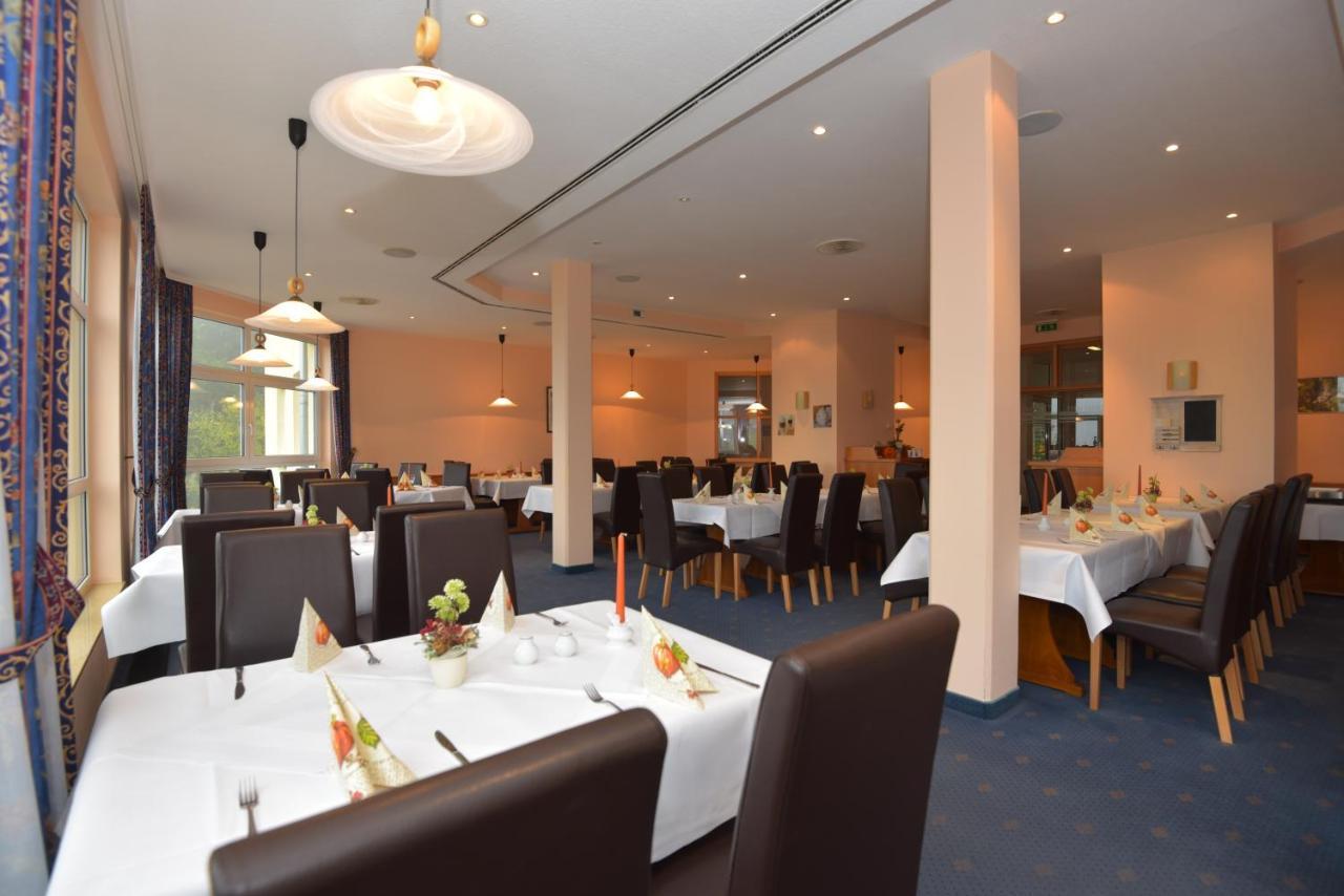 Hotel Am Wald -Garni- Elgersburg ภายนอก รูปภาพ