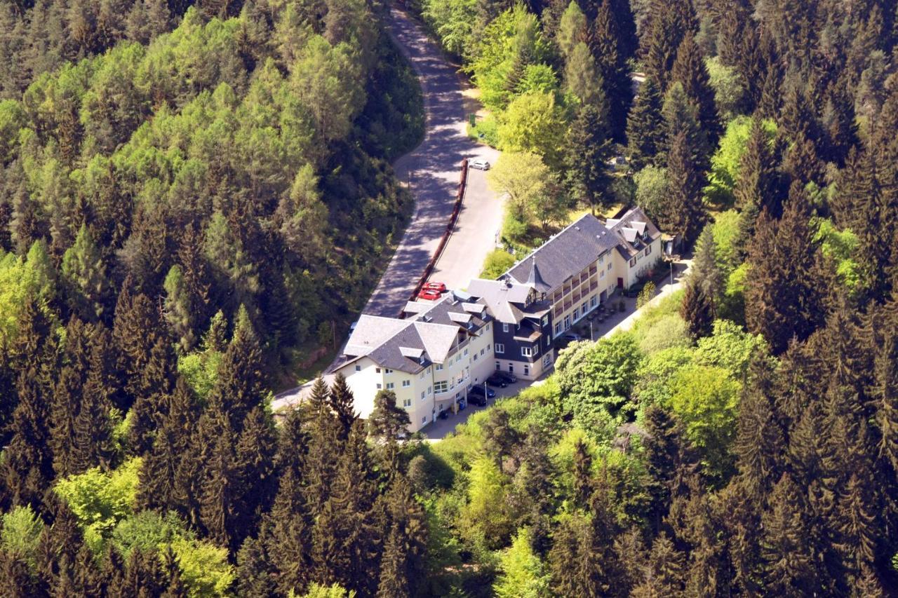 Hotel Am Wald -Garni- Elgersburg ภายนอก รูปภาพ